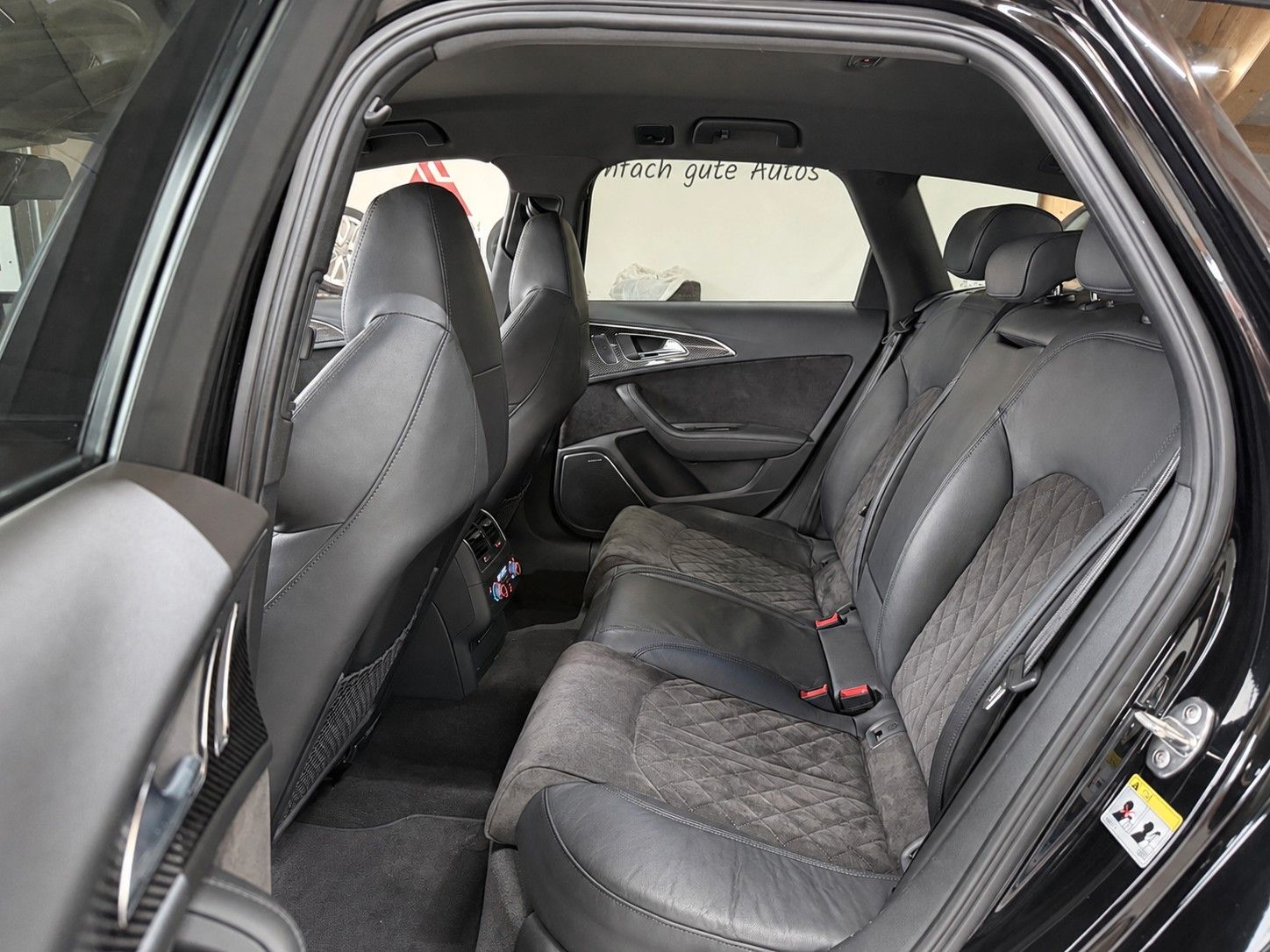Audi RS6 BLACK Ansicht 11