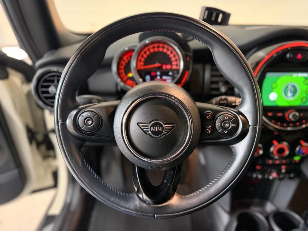 MINI ONE WHITE Ansicht 12