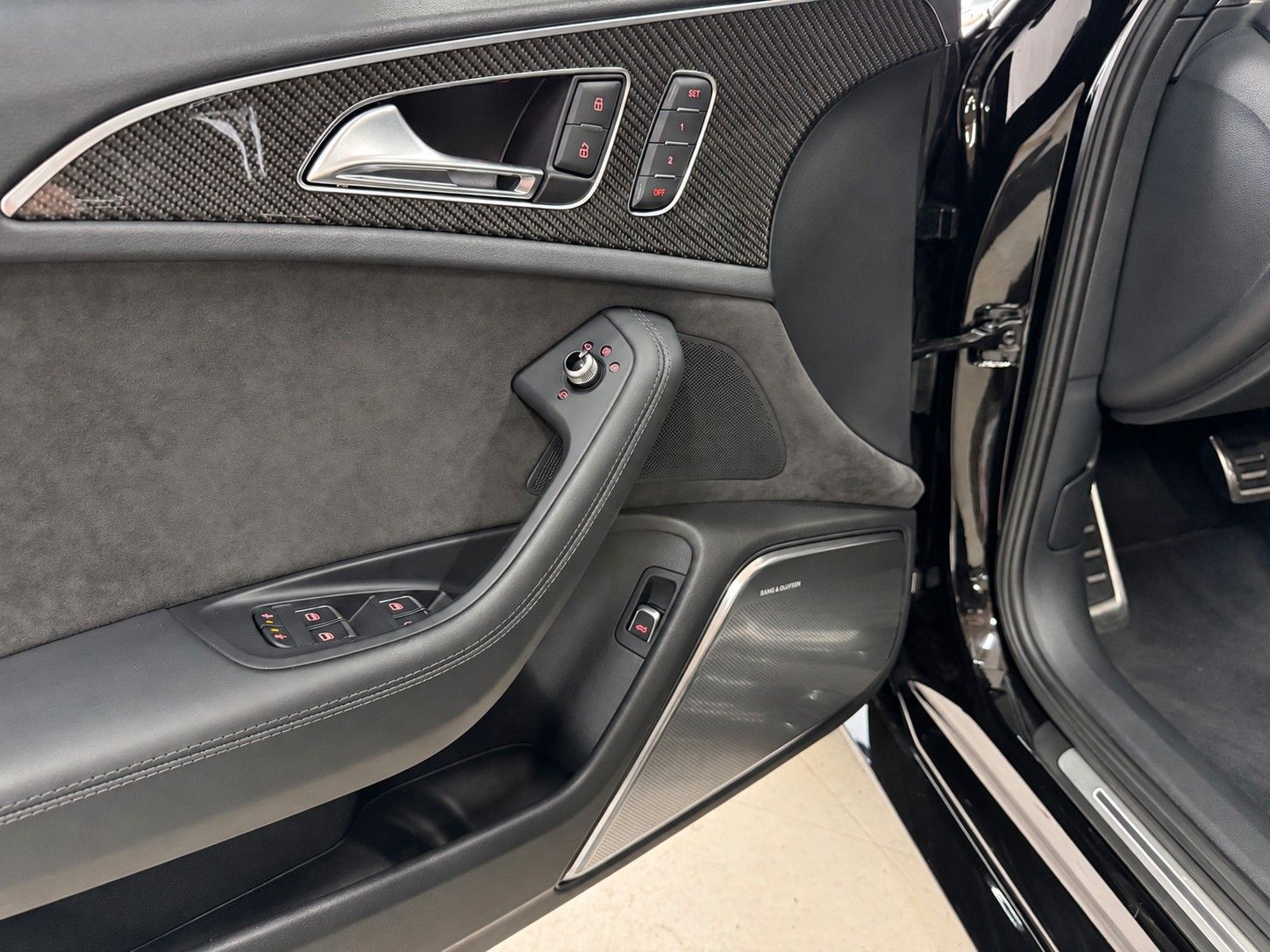 Audi RS6 BLACK Ansicht 21
