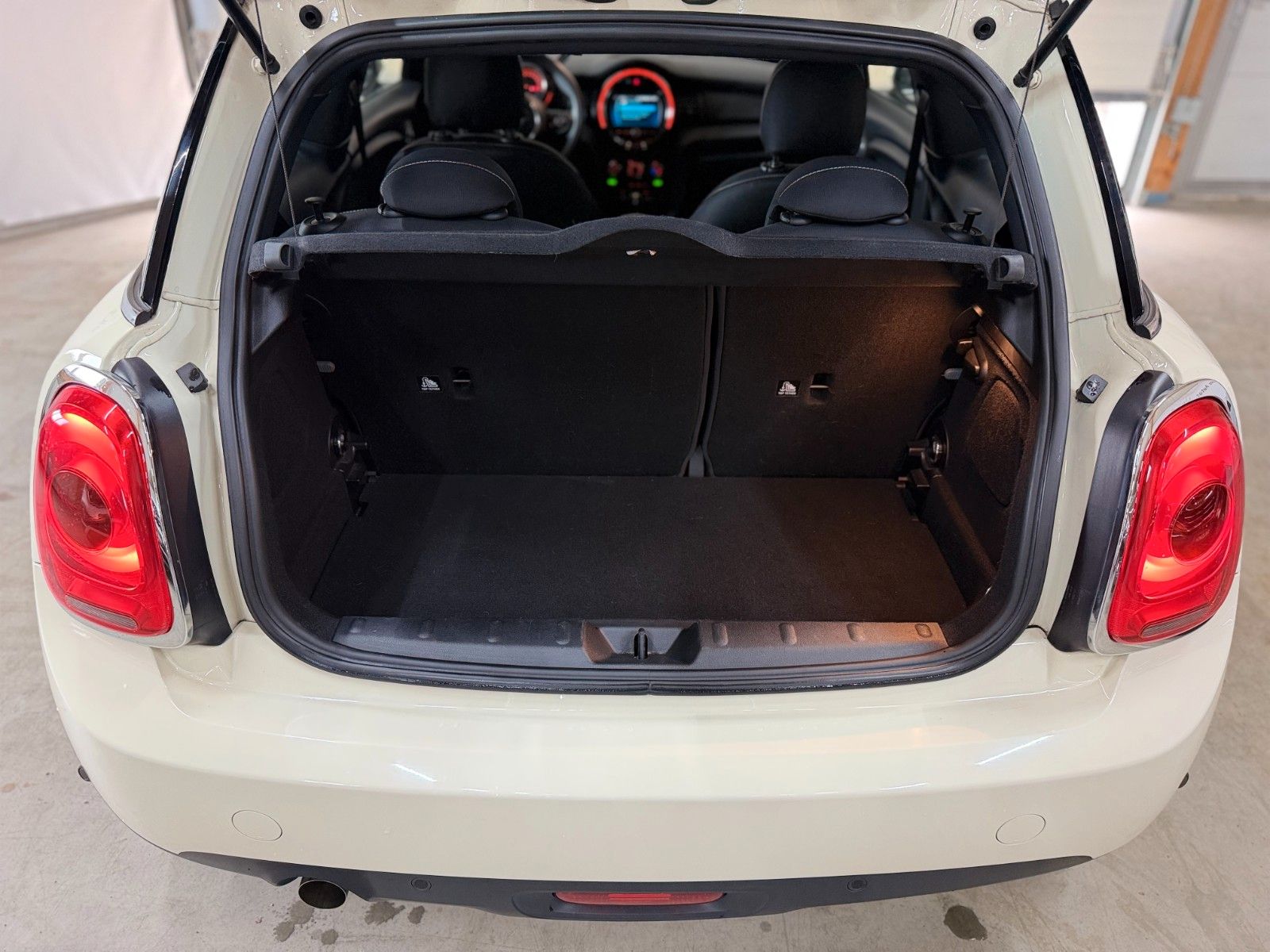 MINI ONE WHITE Ansicht 18