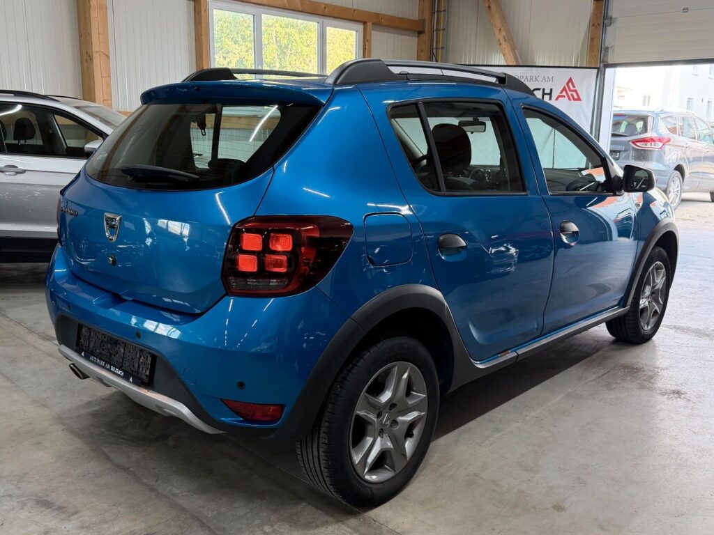 Dacia Sandero BLUE Ansicht 4